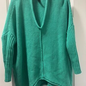 Pur Women's V-Neck Oversized Sweater in Teal Green